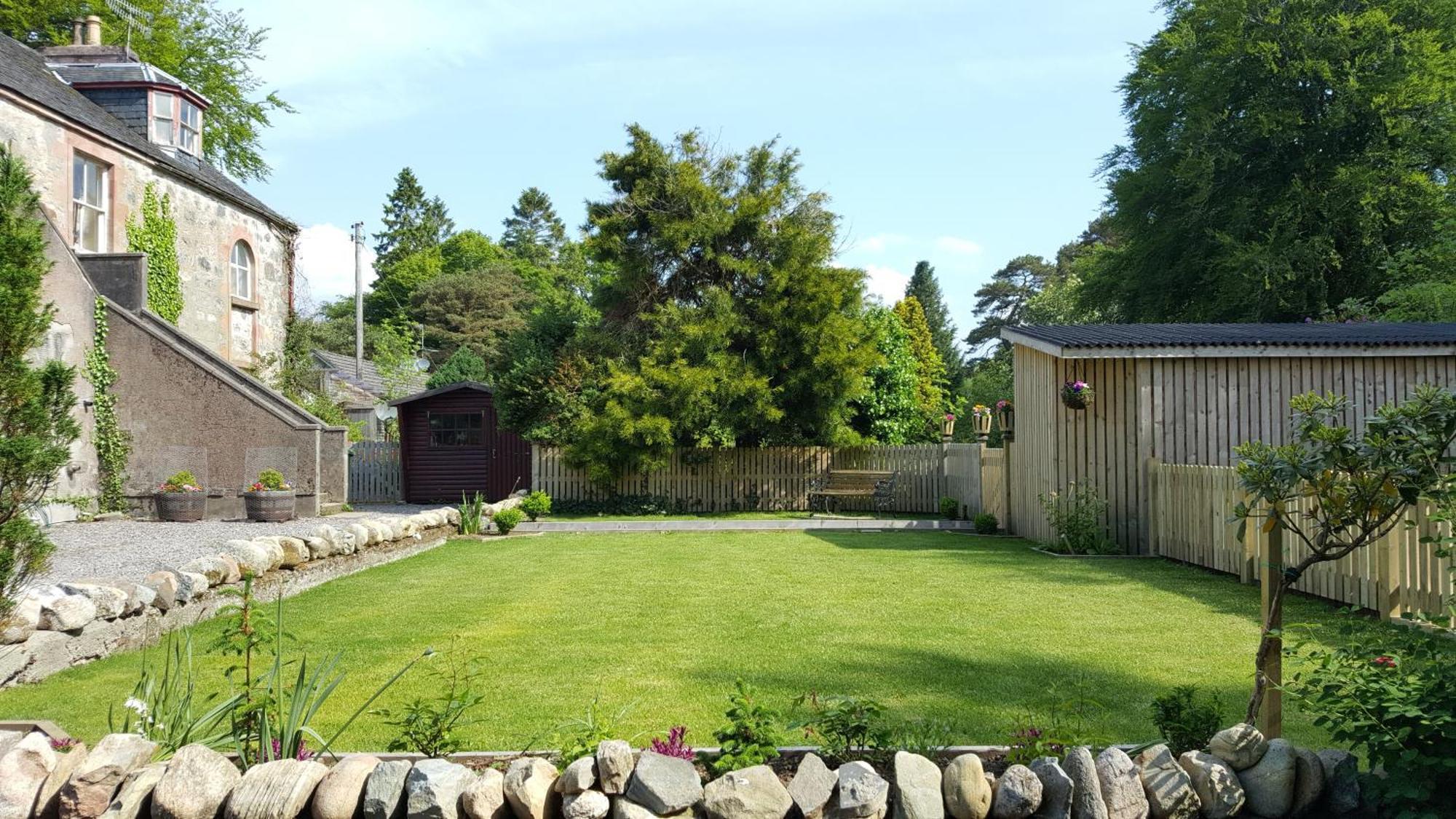 The Old Convent Holiday Apartments Fort Augustus Exterior photo